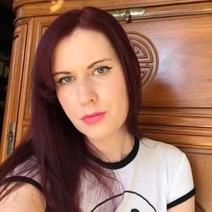 Meet your Posher, Julia